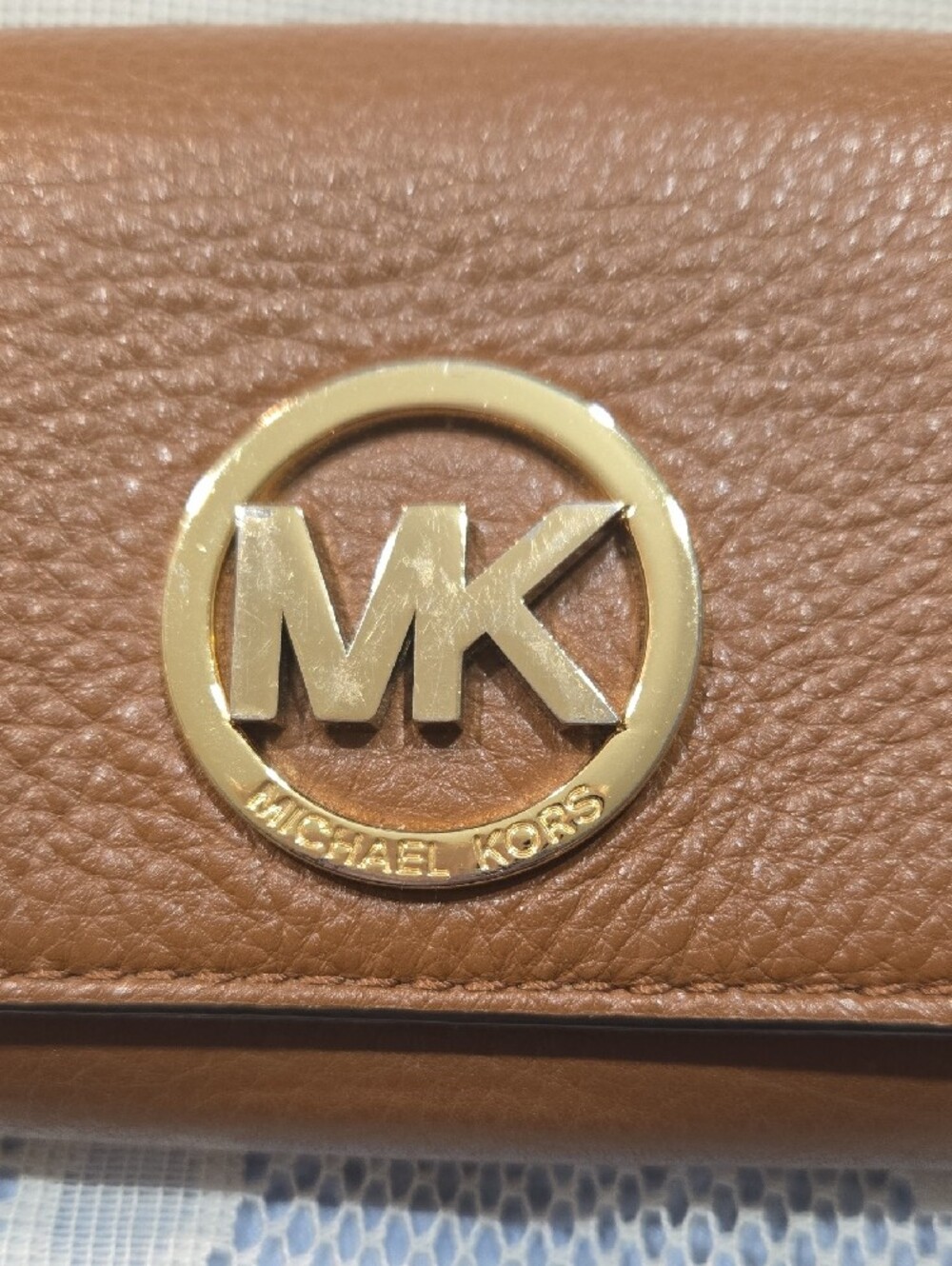 Michael Kors Tan Pebbled Leather Wallet with Gold MK Emblem - Picture 2 of 7